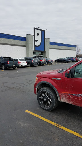 Thrift Store «Darboy Goodwill Retail Store & Training Center», reviews and photos