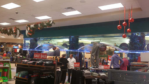 Sporting Goods Store «SCHEELS», reviews and photos, 6503 W 135th St, Overland Park, KS 66223, USA