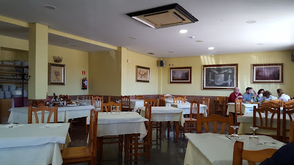 Restaurante  El Cruce  - Los Charcones, 9 Carretera Nacional 320 (frente a Gasolinera, 19170 El Casar, Guadalajara, Spain