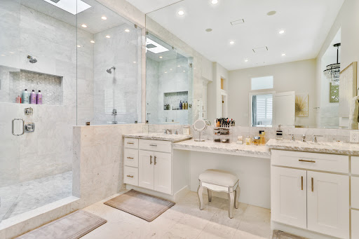 Davis Bartels Realtor image