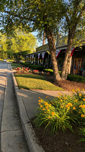 American Restaurant «Cracker Barrel Old Country Store», reviews and photos, 1162 Wayne Ave, Chambersburg, PA 17202, USA