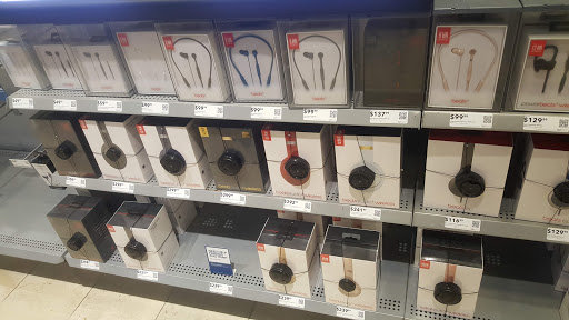 Electronics Store «Best Buy», reviews and photos, 875 N Michigan Ave, Chicago, IL 60611, USA