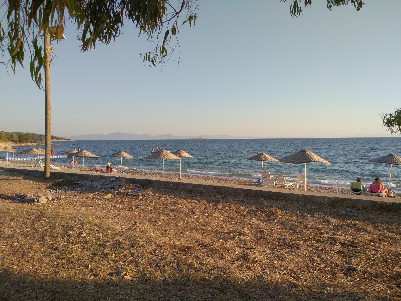 Foto av Lalekent Beach med turkos rent vatten yta