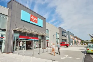 Southampton Road Retail Park image