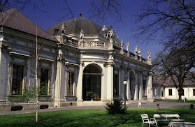 Savoyai-kastély előtti park