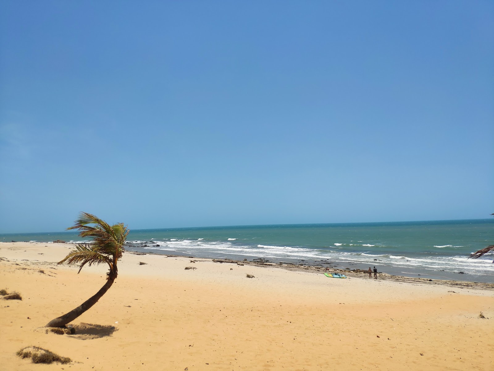 Praia da Malhada的照片 带有碧绿色纯水表面