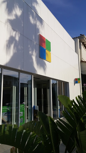 Computer Store «Microsoft Store - St. Johns Town Center», reviews and photos, 4791 River City Dr #113, Jacksonville, FL 32246, USA