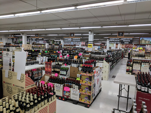 Liquor Store «Yankee Spirits», reviews and photos, 376 Main St, Sturbridge, MA 01566, USA