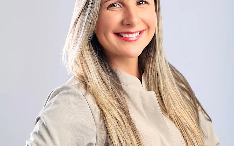 Dra Ilana Neves - Implantes dentários l Odontologia l Cirurgia Bucomaxilofacial image
