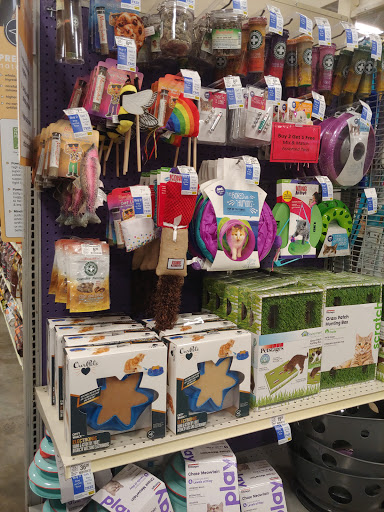 Pet Supply Store «PetSmart», reviews and photos, 2017 N Prospect Ave, Champaign, IL 61822, USA