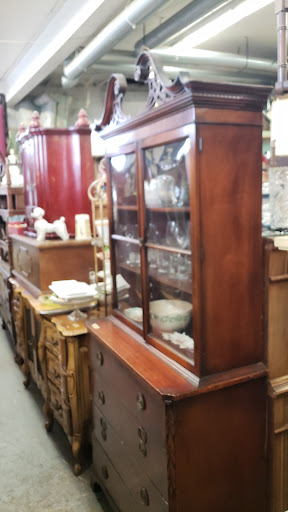 Thrift Store «Bnai Tzedukah Thrift Store», reviews and photos, 203 Sheridan Blvd, Inwood, NY 11096, USA