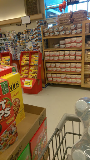 Grocery Store «Giant Food Stores», reviews and photos, 801 S 25th St, Easton, PA 18045, USA