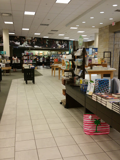 Book Store «Barnes & Noble Booksellers Clackamas Town Ctr Mall», reviews and photos, 12000 SE 82nd Ave, Portland, OR 97086, USA