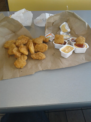 Shopping Mall «Penn Station Shopping Center», reviews and photos, 5600 Silver Hill Rd, District Heights, MD 20747, USA