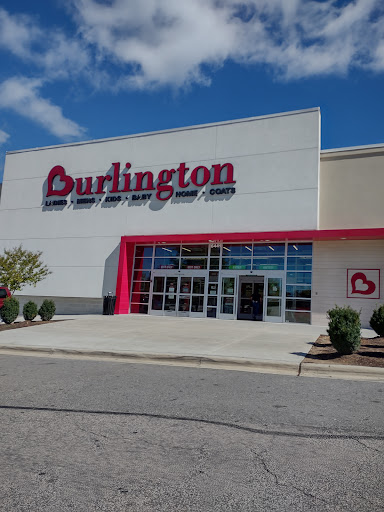 Shopping Mall «Plantation Point Shopping Center», reviews and photos, 6461 Plantation Center Dr, Raleigh, NC 27616, USA