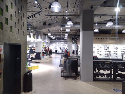 Sporting Goods Store «Nike Seattle», reviews and photos, 1500 6th Ave, Seattle, WA 98101, USA