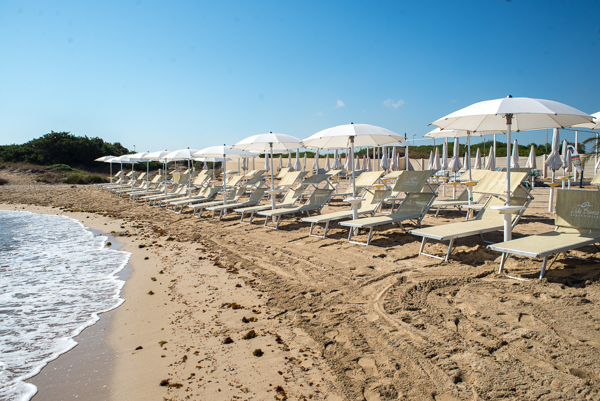 Foto af Lido Bianco beach med små multi -bugter