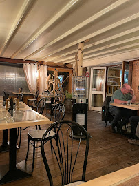 Atmosphère du La Falaise Restaurant pizzeria à Le Bourg-d'Oisans - n°7