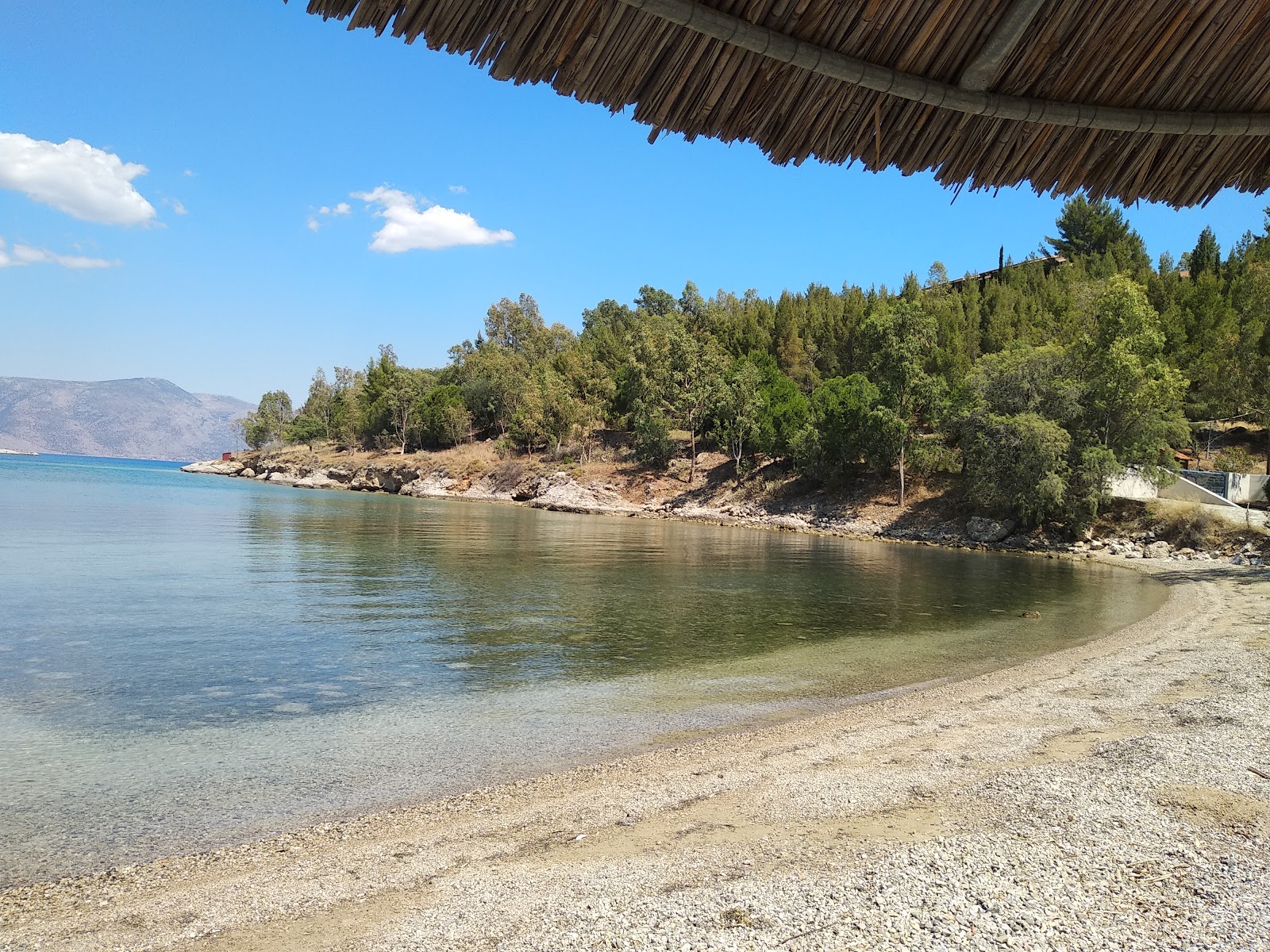 Foto von Giannakis beach und seine wunderschöne Landschaft
