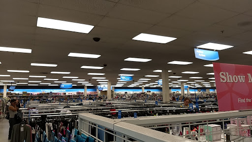 Clothing Store «Ross Dress for Less», reviews and photos, 628 Palomar St, Chula Vista, CA 91911, USA