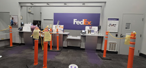 Shipping and Mailing Service «FedEx Ship Center», reviews and photos, 2 Commons Blvd, New Castle, DE 19720, USA