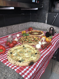 Plats et boissons du Pizzeria Pizza Reina à Les Pennes-Mirabeau - n°3