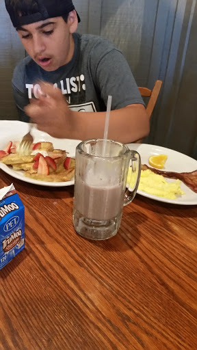 American Restaurant «Cracker Barrel Old Country Store», reviews and photos, 1303 Tadlock Dr, Murrells Inlet, SC 29576, USA