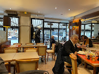 Atmosphère du Restaurant Brasserie l'Esmeralda à Paris - n°2