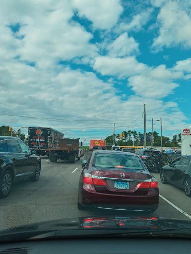 Toyota Dealer «Hendrick Toyota of Wilmington», reviews and photos, 5640 Market St, Wilmington, NC 28405, USA