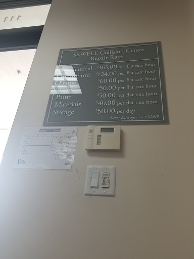 Auto Body Shop «Sewell Collision Center of Houston», reviews and photos, 111 Stage Runn Dr, Houston, TX 77090, USA