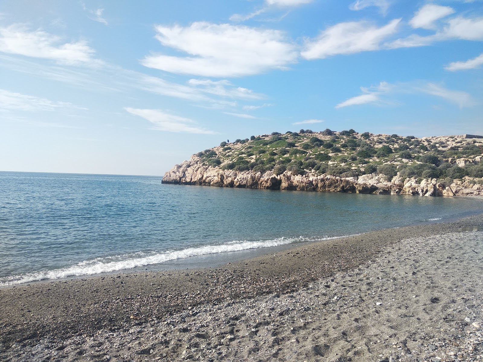 Playas de Salobrena的照片 带有蓝色纯水表面