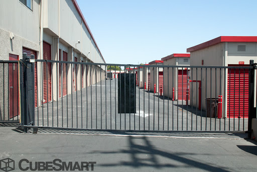 Self-Storage Facility «CubeSmart Self Storage», reviews and photos, 198 W Artesia Blvd, Long Beach, CA 90805, USA