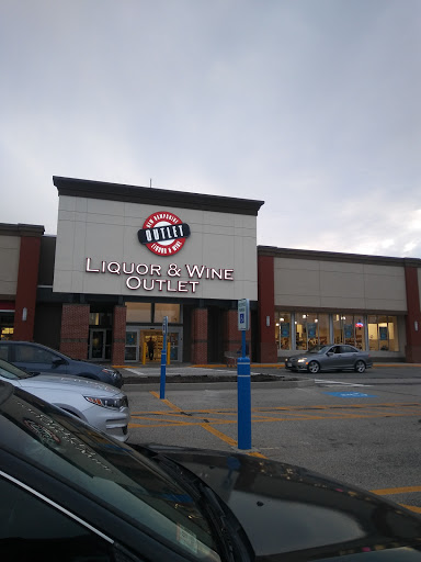 State Liquor Store «NH Liquor & Wine Outlet», reviews and photos, 92 Cluff Crossing Rd, Salem, NH 03079, USA