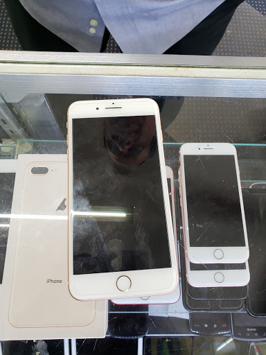 Computer Repair Service «Univercell Computer/Tablet Repair & Cell Phone Sales & Service», reviews and photos, 19056 W Grand Ave, Lake Villa, IL 60046, USA