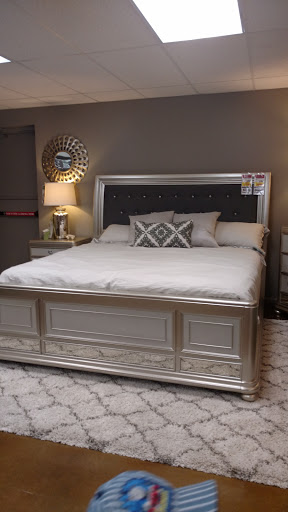 Furniture Store «Furniture On Consignment», reviews and photos, 4506 E 13th St N, Wichita, KS 67208, USA