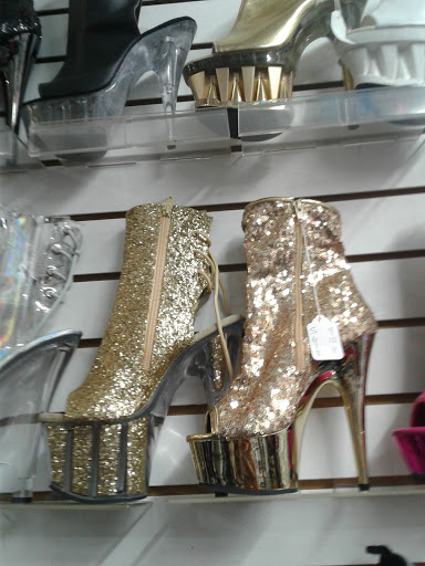 Shopping Mall «Old National Discount Mall», reviews and photos, 2660 Godby Rd, College Park, GA 30349, USA