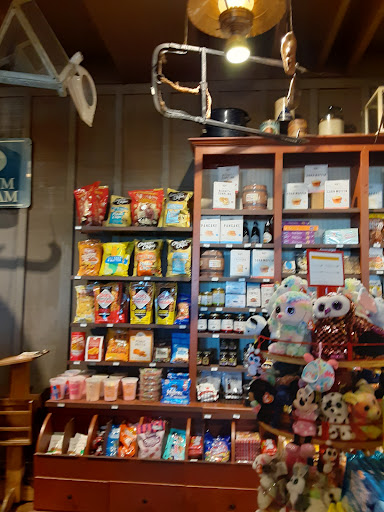 American Restaurant «Cracker Barrel Old Country Store», reviews and photos, 1050 S Hwy Dr, Fenton, MO 63026, USA