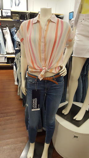 Clothing Store «Gap», reviews and photos, 18511 Outlet Blvd, Chesterfield, MO 63005, USA