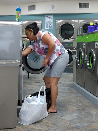 Laundry Service «Wash World Coin Laundry», reviews and photos, 1600 6th St SE, Winter Haven, FL 33880, USA