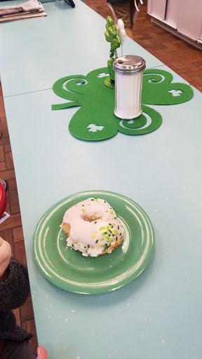 Donut Shop «Jubilee Donuts Inc», reviews and photos, 2686 Front St, Cuyahoga Falls, OH 44221, USA