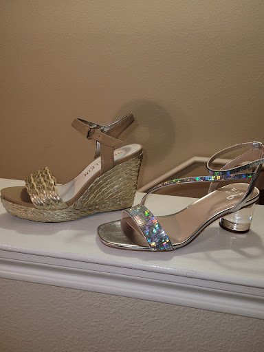 Shoe Store «DSW Designer Shoe Warehouse», reviews and photos, 852 N E Mall Blvd, Hurst, TX 76053, USA