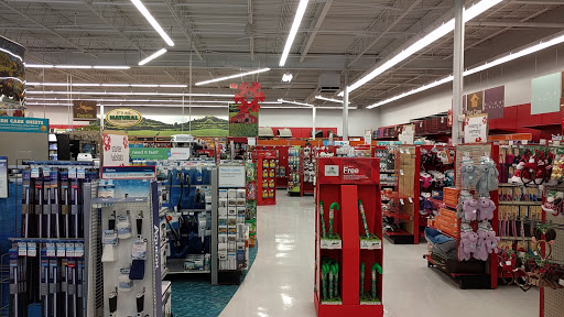 Pet Supply Store «Petco Animal Supplies», reviews and photos, 1111 S Main St #100, Bowling Green, OH 43402, USA