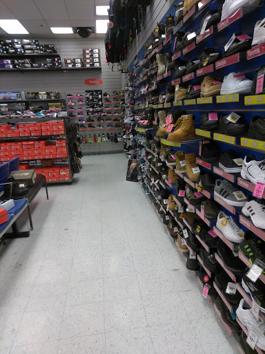 Sporting Goods Store «Big 5 Sporting Goods - Riverside», reviews and photos, 10251 Magnolia Ave, Riverside, CA 92503, USA