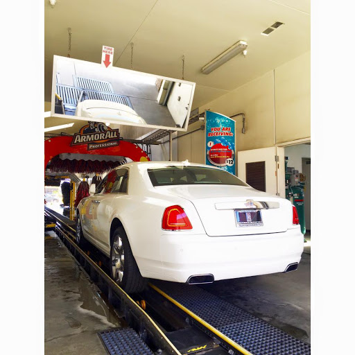Car Wash «In-N-Out Express Car Wash Inc», reviews and photos, 13310 Sherman Way, North Hollywood, CA 91605, USA