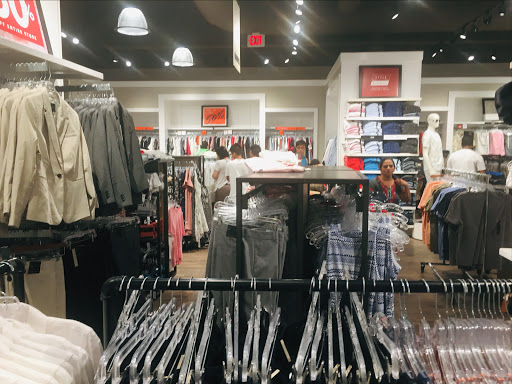 Clothing Store «Banana Republic», reviews and photos, 454 Evergreen Ct, Central Valley, NY 10917, USA