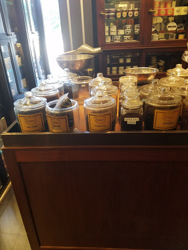 Cigar Shop «W. Curtis Draper Tobacconist», reviews and photos, 699 15th St NW, Washington, DC 20005, USA