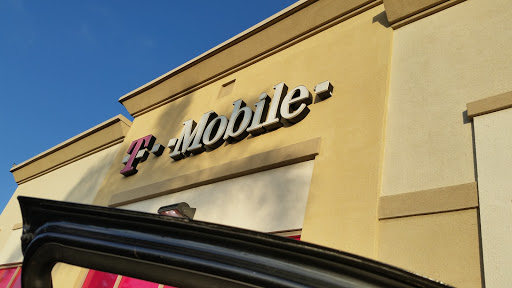 Cell Phone Store «T-Mobile», reviews and photos, 299 E 17th St a, Costa Mesa, CA 92627, USA
