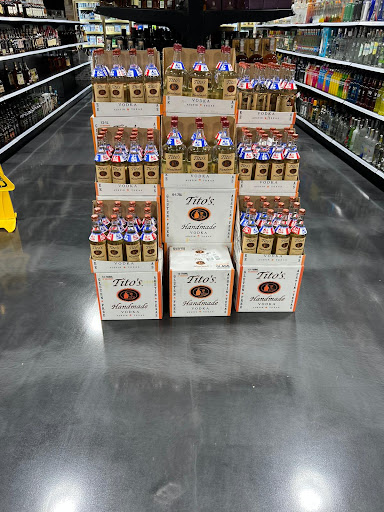 Liquor Store «Cardinal Wine & Spirits Of Arlington Heights», reviews and photos, 135 S Arlington Heights Rd, Arlington Heights, IL 60005, USA