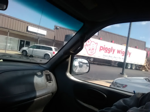 Grocery Store «Piggly Wiggly», reviews and photos, 874 Union St, Shelbyville, TN 37160, USA