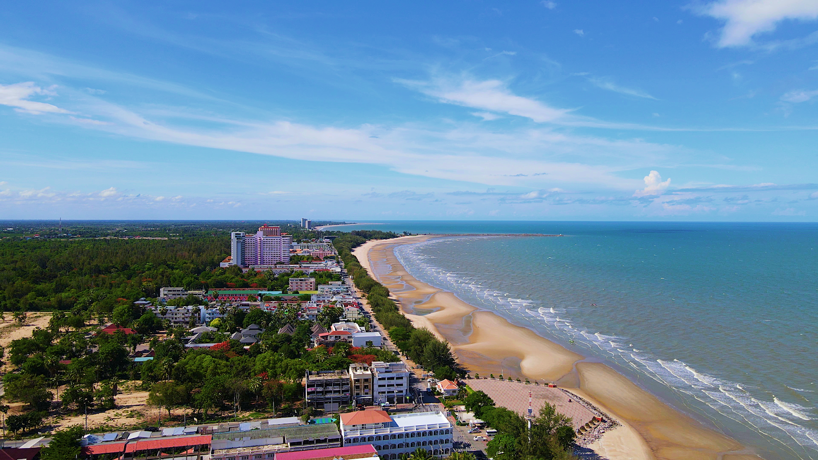 Φωτογραφία του Cha-Am Beach με επίπεδο καθαριότητας πολύ καθαρό